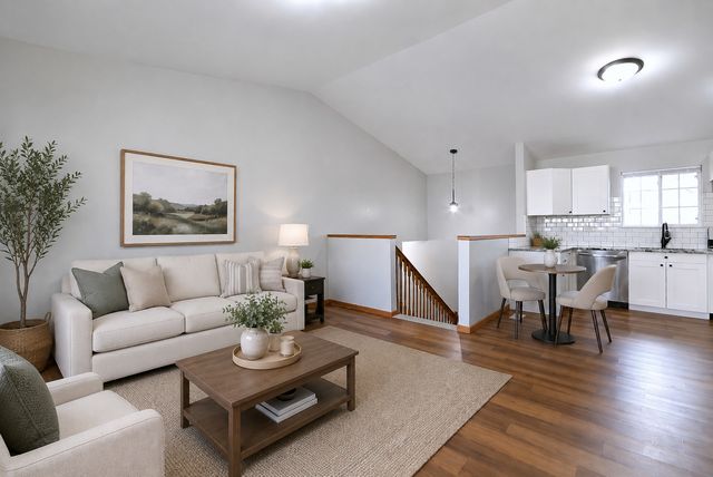 19 E Pineview Drive, Round Lake Park, IL 60073