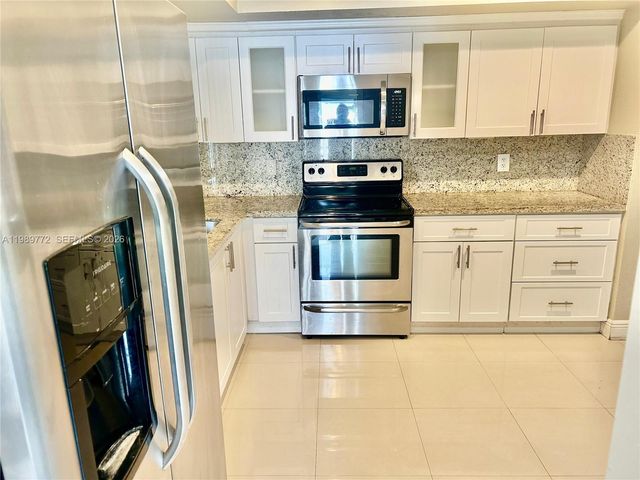 4015 W Park Rd, Hollywood, FL 33021