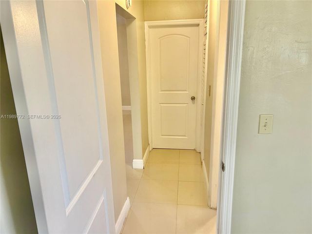 4015 W Park Rd, Hollywood, FL 33021