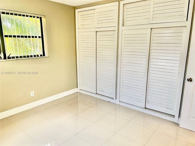 4015 W Park Rd, Hollywood, FL 33021