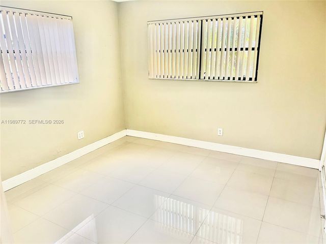 4015 W Park Rd, Hollywood, FL 33021