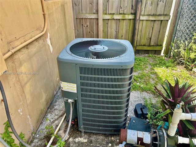 4015 W Park Rd, Hollywood, FL 33021