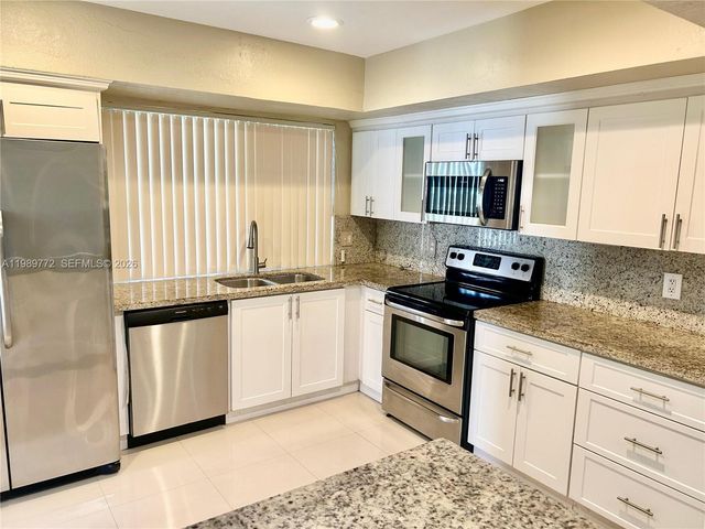 4015 W Park Rd, Hollywood, FL 33021