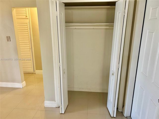 4015 W Park Rd, Hollywood, FL 33021