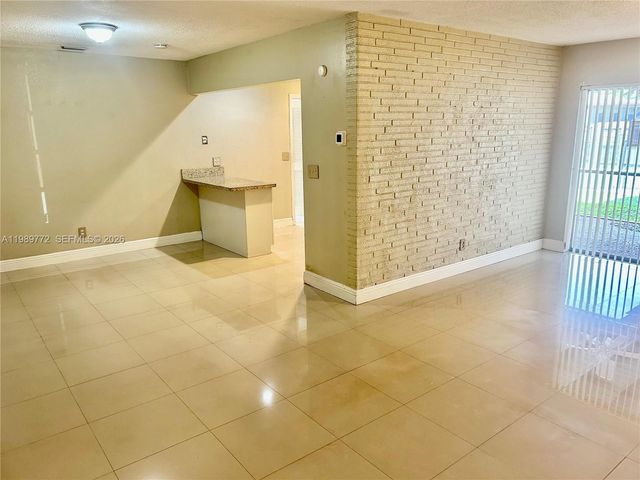 4015 W Park Rd, Hollywood, FL 33021