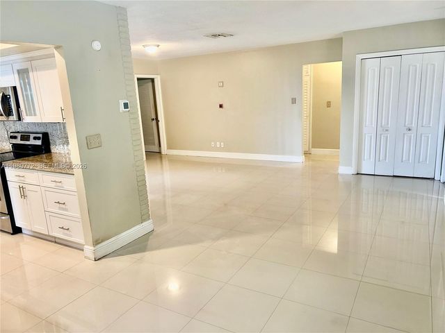 4015 W Park Rd, Hollywood, FL 33021