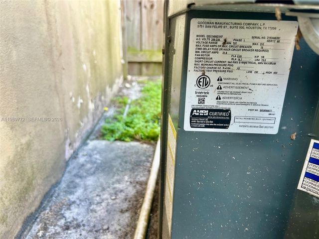 4015 W Park Rd, Hollywood, FL 33021