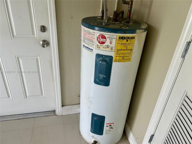 4015 W Park Rd, Hollywood, FL 33021