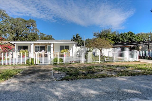 3119 NW 169th Ter, Miami Gardens, FL 33056