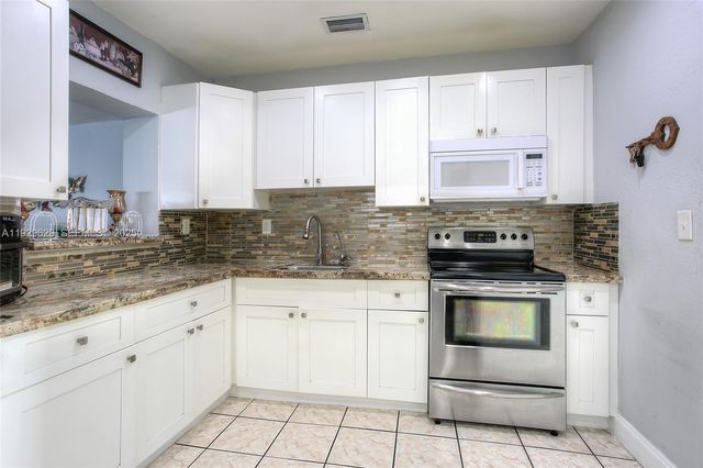 3119 NW 169th Ter, Miami Gardens, FL 33056