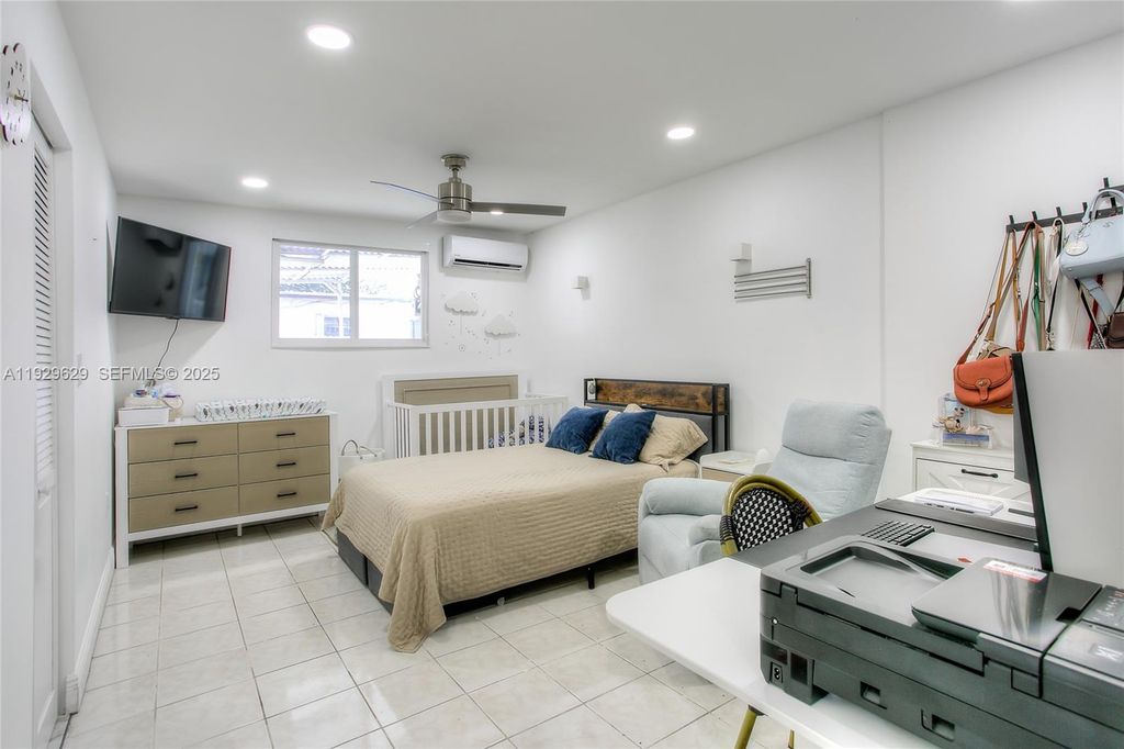 Image 11 of property listing at 3119 NW 169th Ter, Miami Gardens, FL 33056