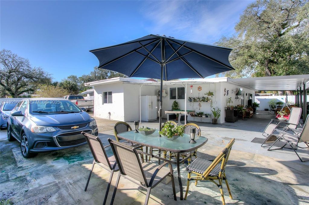 Image 16 of property listing at 3119 NW 169th Ter, Miami Gardens, FL 33056