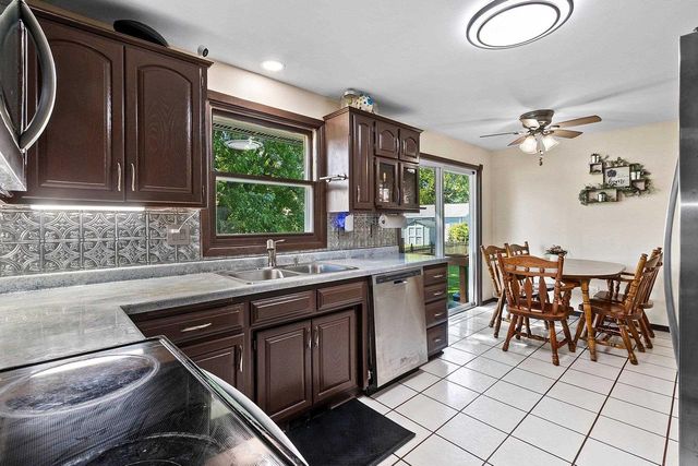 6796 DEUSTER STREET, Greenleaf, WI 54126