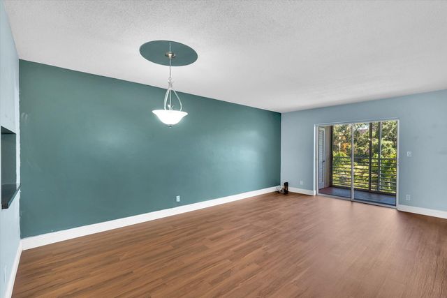 2856 S Garden Dr Drive S 212, Lake Worth, FL 33461