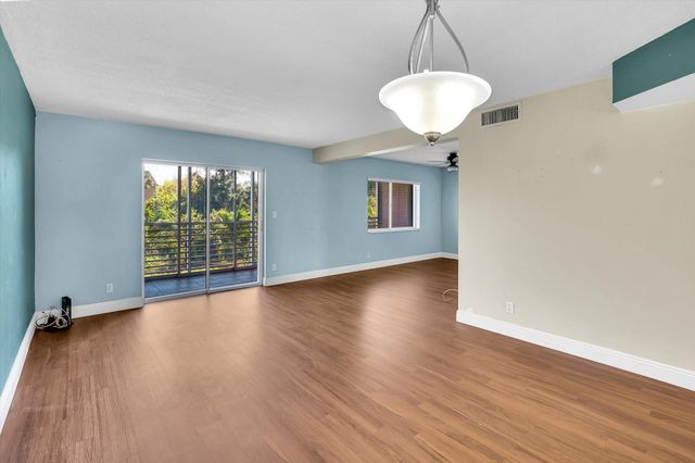2856 S Garden Dr Drive S 212, Lake Worth, FL 33461