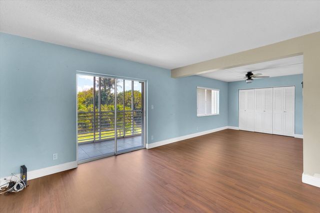 2856 S Garden Dr Drive S 212, Lake Worth, FL 33461