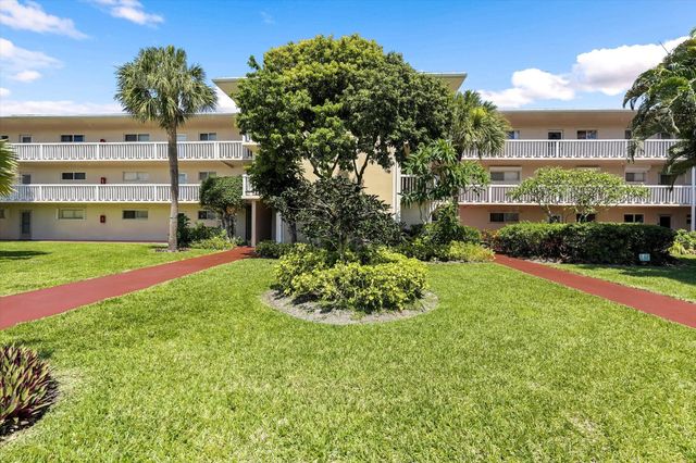 2856 S Garden Dr Drive S 212, Lake Worth, FL 33461