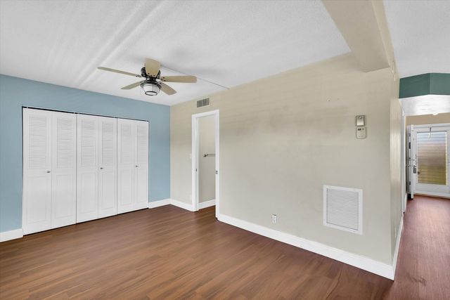 2856 S Garden Dr Drive S 212, Lake Worth, FL 33461
