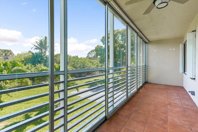 2856 S Garden Dr Drive S 212, Lake Worth, FL 33461