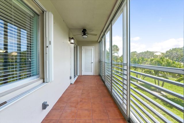 2856 S Garden Dr Drive S 212, Lake Worth, FL 33461