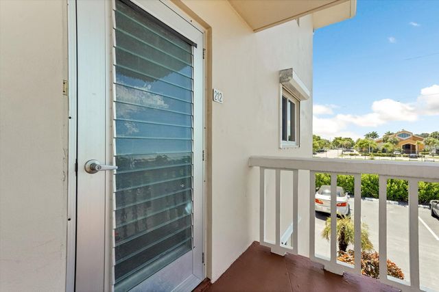 2856 S Garden Dr Drive S 212, Lake Worth, FL 33461