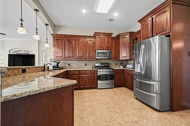 3406 Eagle Creek Drive, Baytown, TX 77523