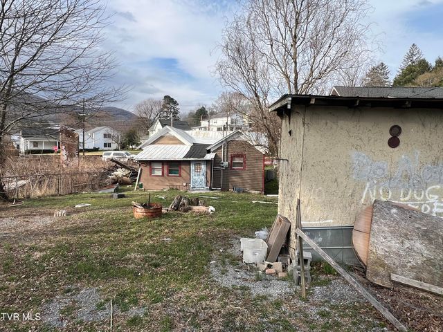 204 Northwest 10th Street, Norton, VA 24273