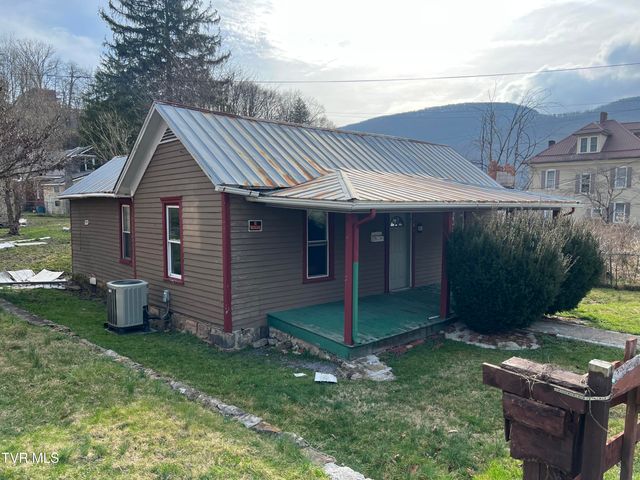 204 Northwest 10th Street, Norton, VA 24273