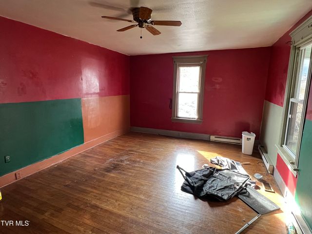 204 Northwest 10th Street, Norton, VA 24273