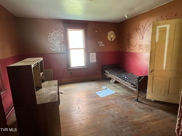 204 Northwest 10th Street, Norton, VA 24273