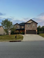 166 Melbourne Dr, Clarksville, TN 37043
