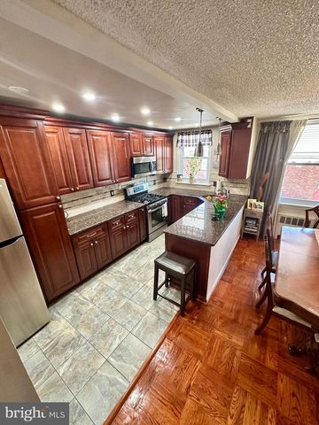 7136 PINE ST, Upper Darby, PA 19082