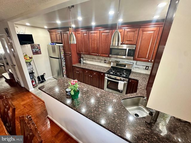 7136 PINE ST, Upper Darby, PA 19082