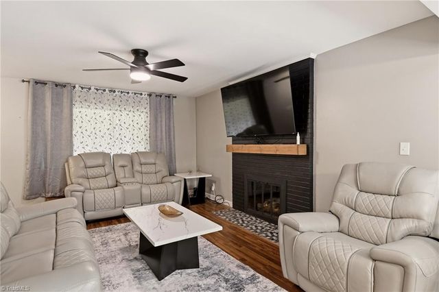 521 Dogwood Circle, High Point, NC 27260