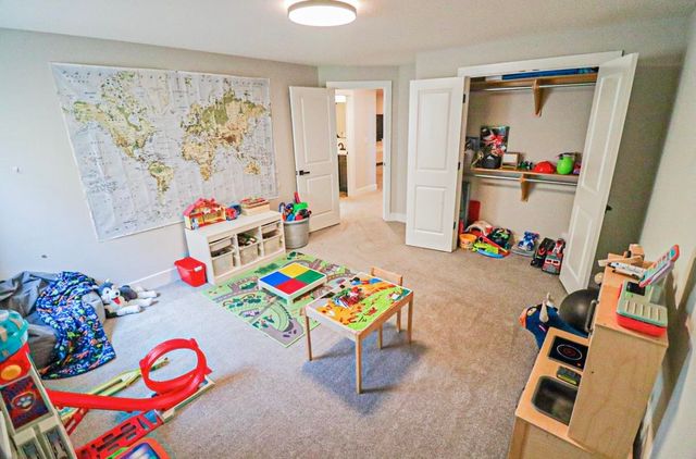 1209 E Prairie Hill Cir, Park City, KS 67219