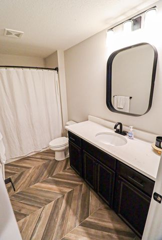 1209 E Prairie Hill Cir, Park City, KS 67219