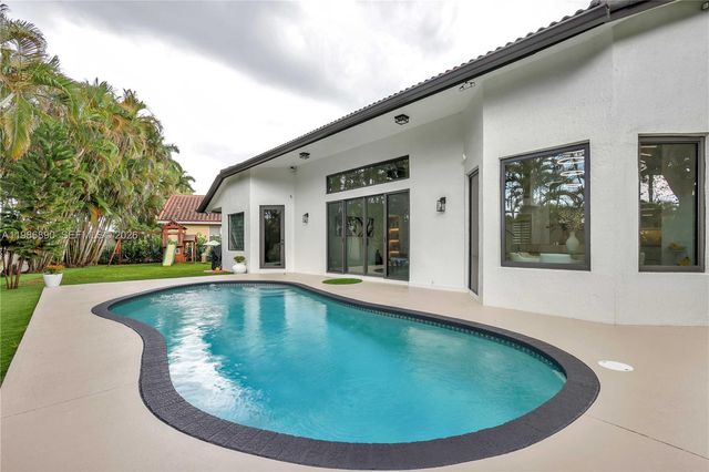 10081 Umberland Pl, Boca Raton, FL 33428