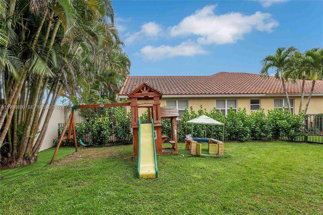 10081 Umberland Pl, Boca Raton, FL 33428