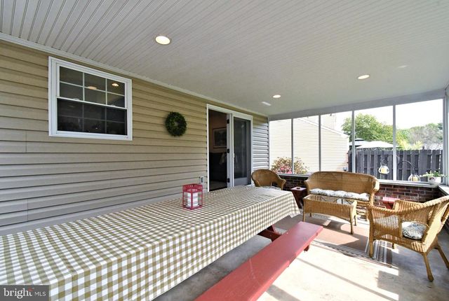 104 PIONEER DR, Lansdale, PA 19446