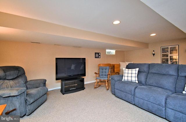 104 PIONEER DR, Lansdale, PA 19446