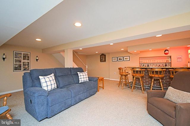 104 PIONEER DR, Lansdale, PA 19446