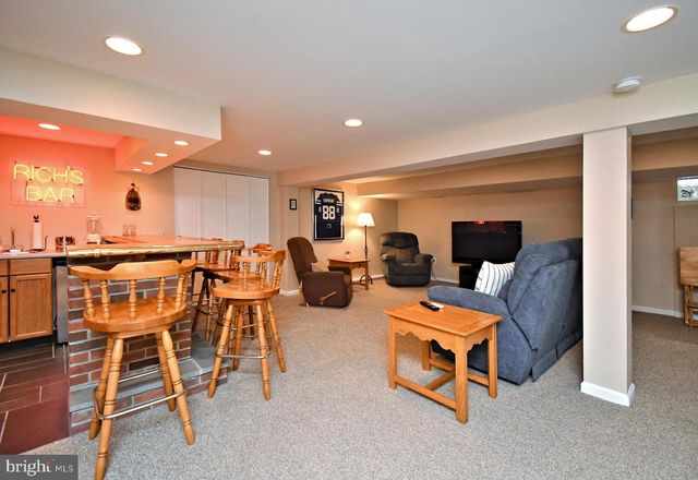 104 PIONEER DR, Lansdale, PA 19446