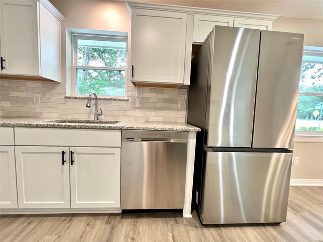 813 Cedar Lawn Drive, Alvin, TX 77511