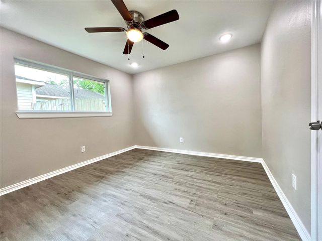 813 Cedar Lawn Drive, Alvin, TX 77511