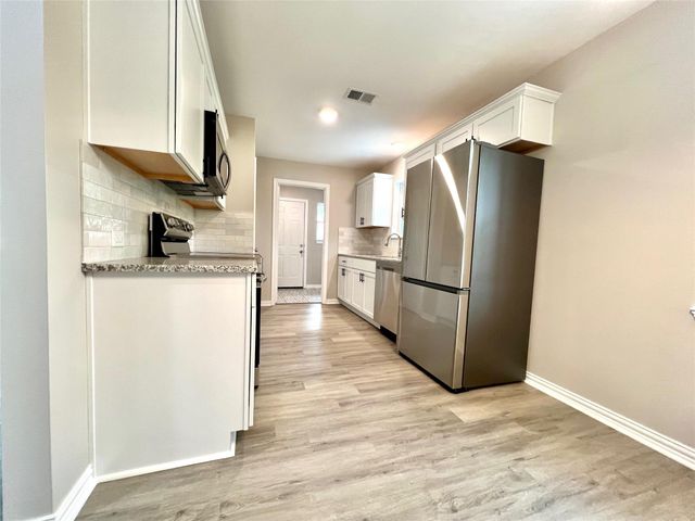 813 Cedar Lawn Drive, Alvin, TX 77511