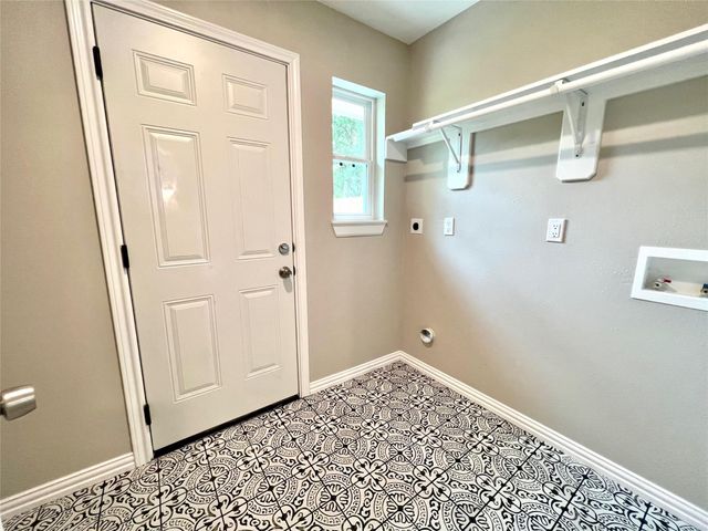 813 Cedar Lawn Drive, Alvin, TX 77511