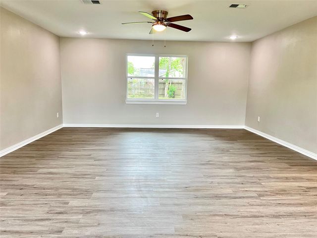 813 Cedar Lawn Drive, Alvin, TX 77511