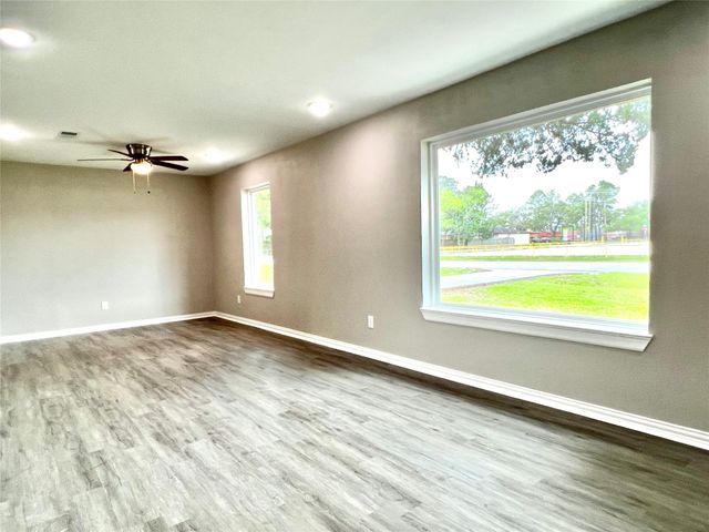 813 Cedar Lawn Drive, Alvin, TX 77511