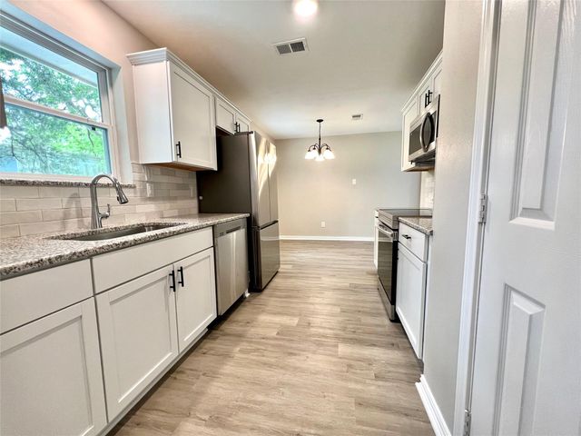 813 Cedar Lawn Drive, Alvin, TX 77511