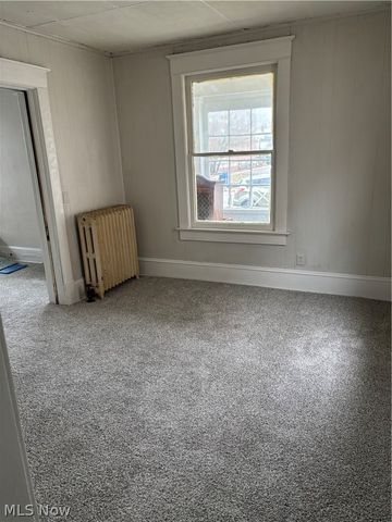 175 W OHIO Avenue, Sebring, OH 44672